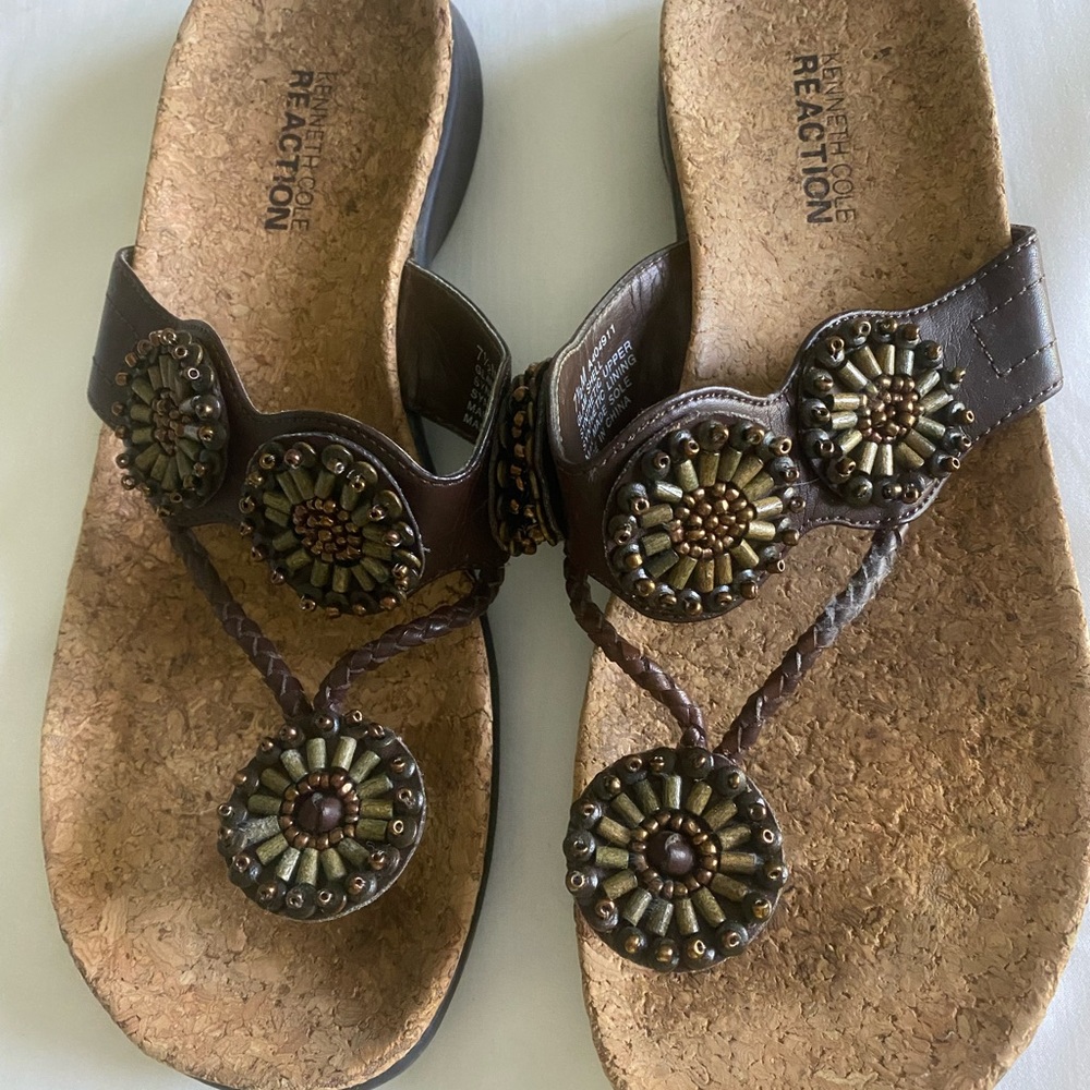 Kenneth Cole Reaction Brown Beaded Cork Thong Sandals
